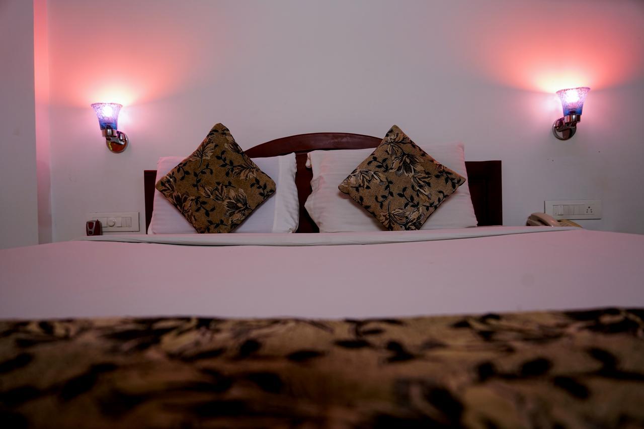 สไปซ์ จังเกิ้ล รีสอร์ต Bed & Breakfast มุนนาร์ ภายนอก รูปภาพ