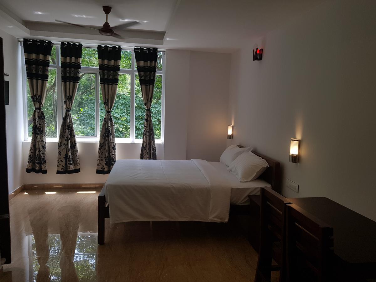 สไปซ์ จังเกิ้ล รีสอร์ต Bed & Breakfast มุนนาร์ ภายนอก รูปภาพ