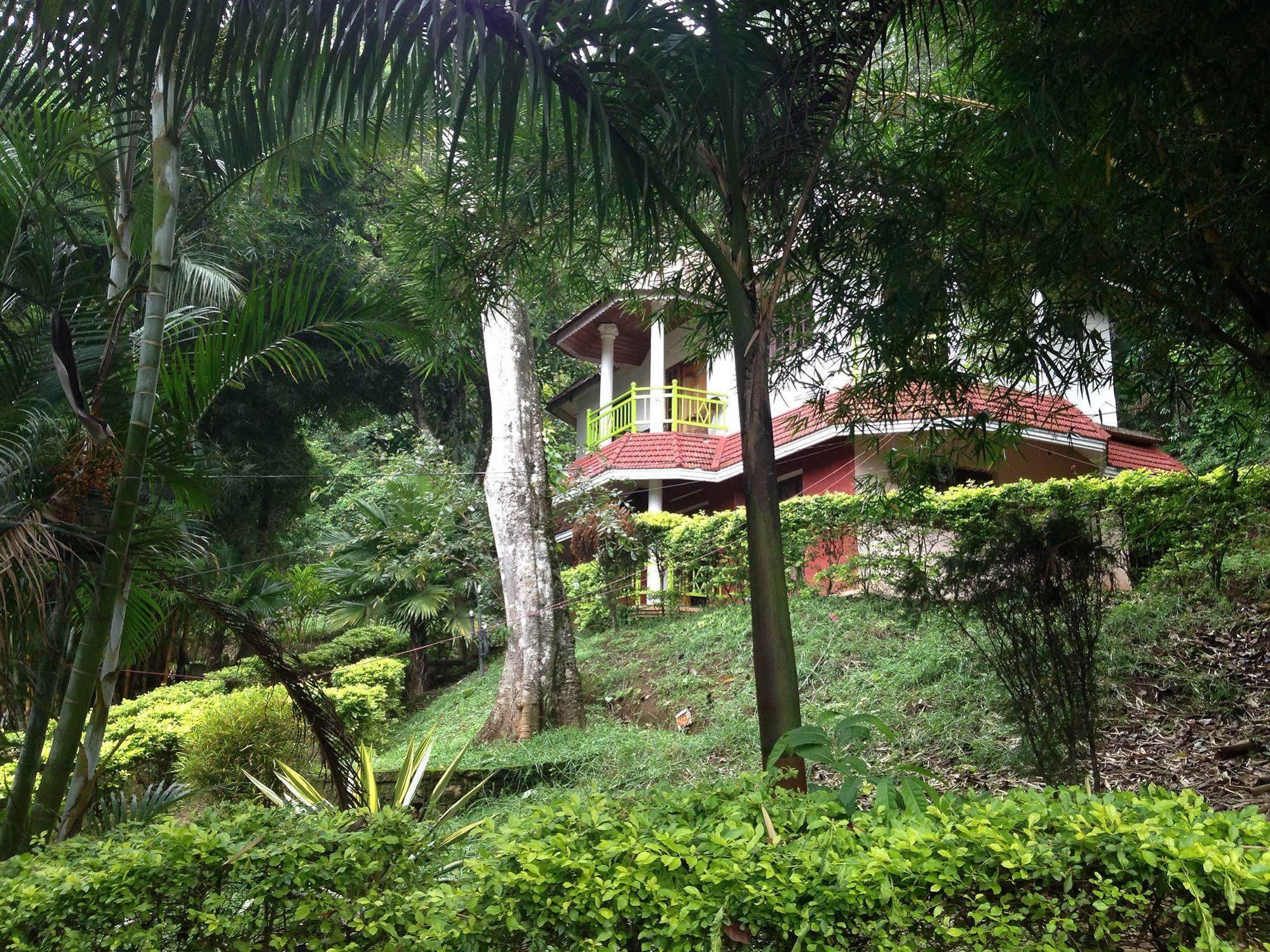 สไปซ์ จังเกิ้ล รีสอร์ต Bed & Breakfast มุนนาร์ ภายนอก รูปภาพ