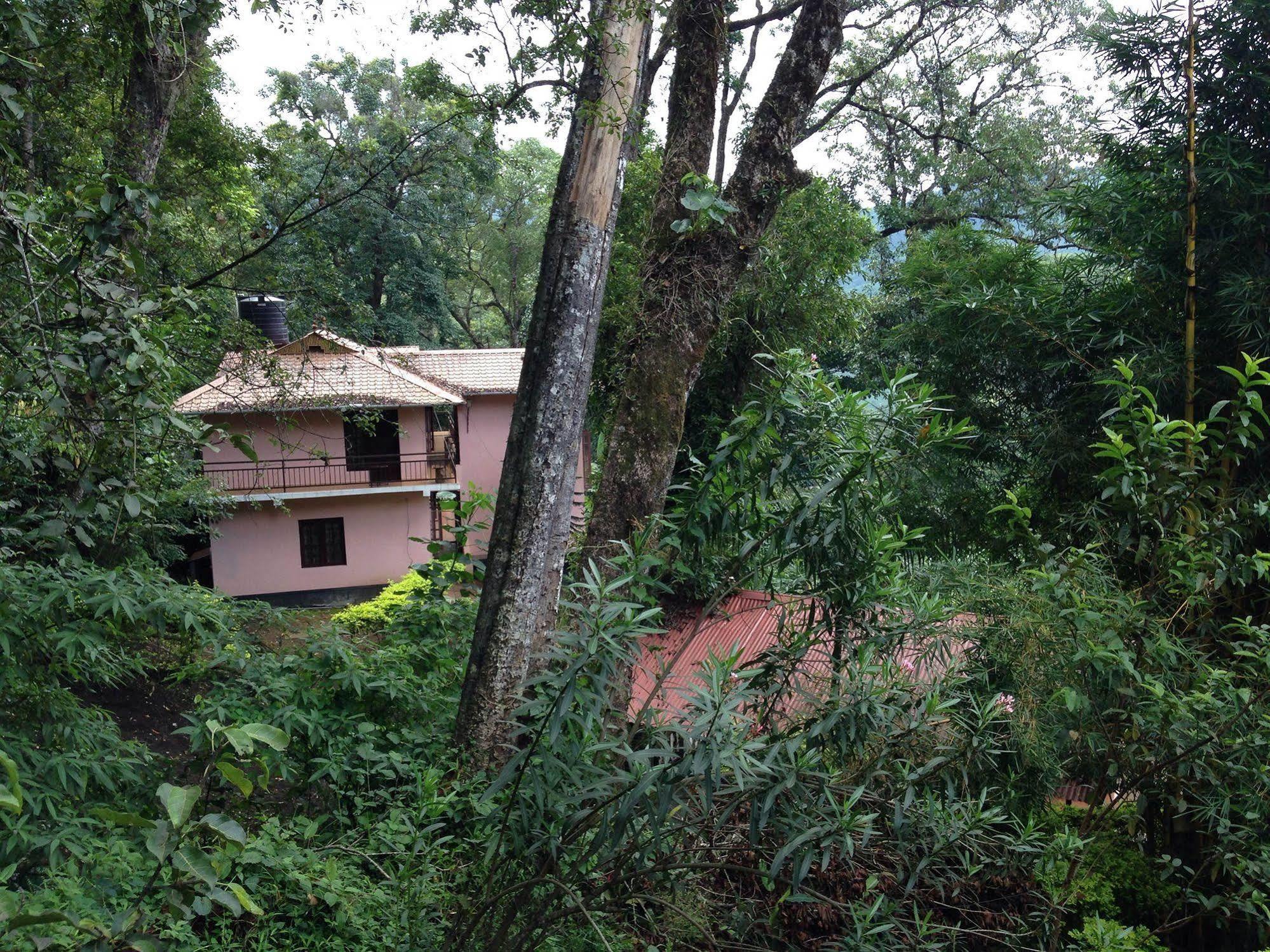 สไปซ์ จังเกิ้ล รีสอร์ต Bed & Breakfast มุนนาร์ ภายนอก รูปภาพ