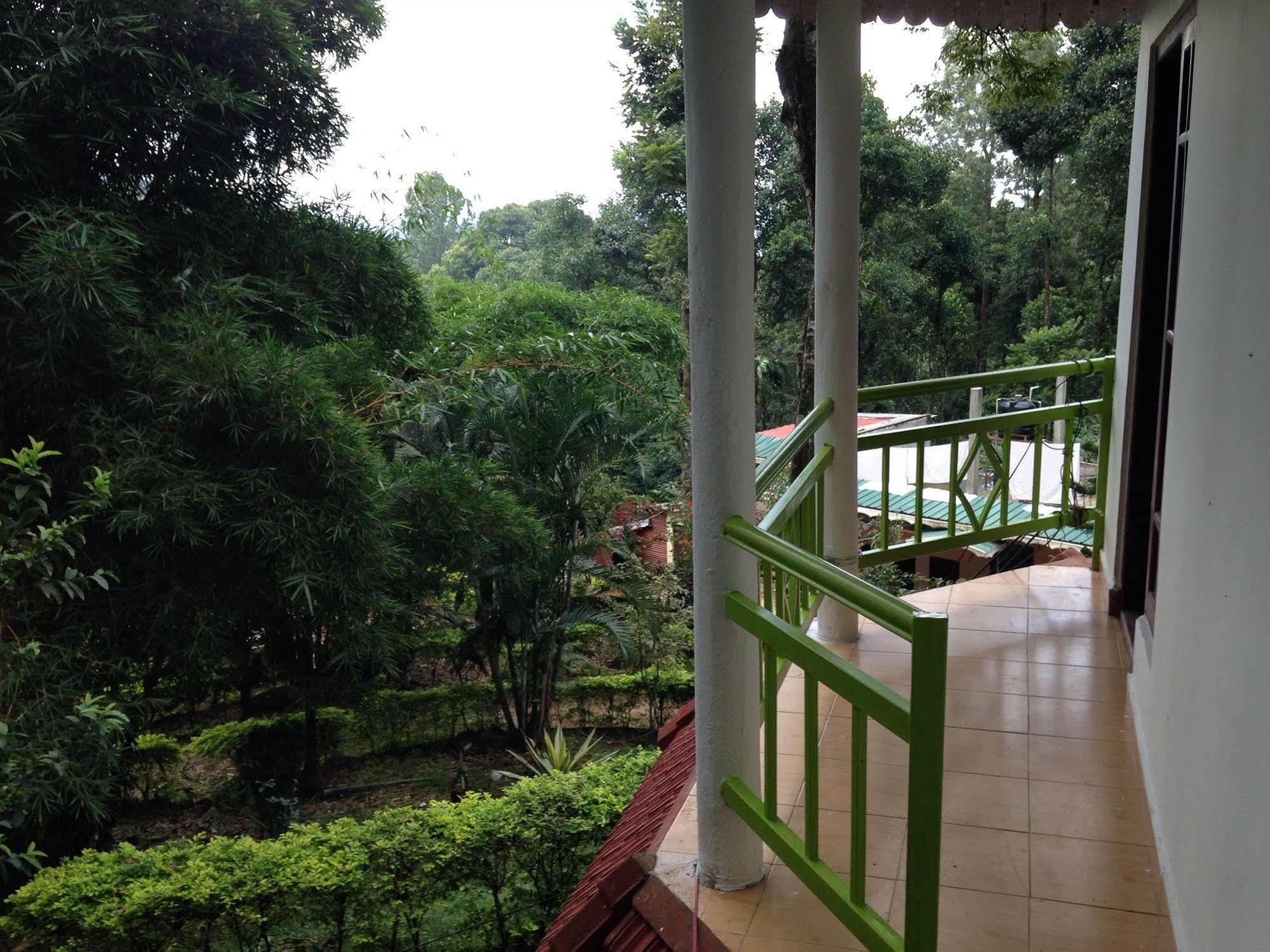 สไปซ์ จังเกิ้ล รีสอร์ต Bed & Breakfast มุนนาร์ ภายนอก รูปภาพ